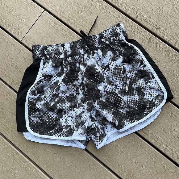 Running Athletic Shorts Black Print - Picture 8 of 10